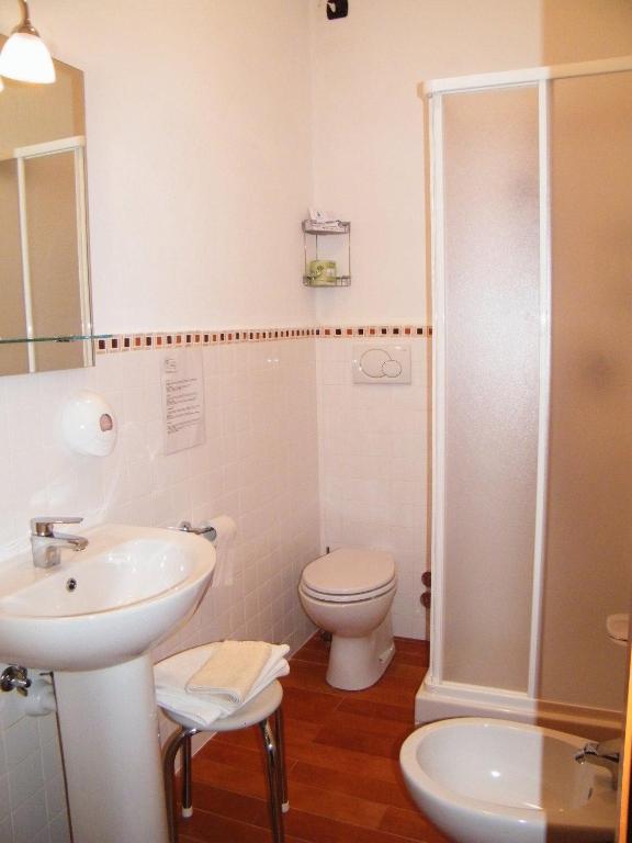 Albergo Amici Varese Ligure Oda fotoğraf